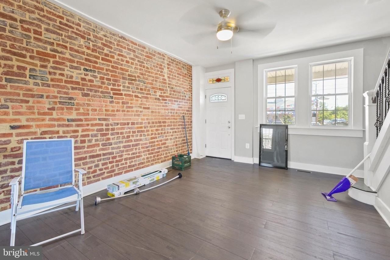 910 Ponca St - Photo 5 of 33