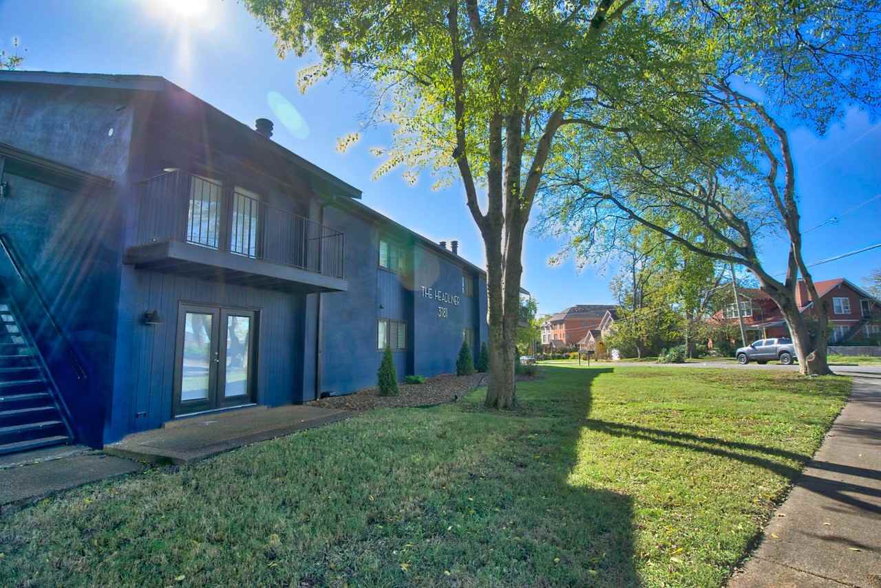 The Headliner - Photo 2 of 10