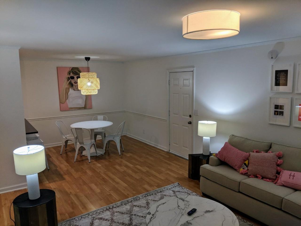 The Headliner - Photo 5 of 10