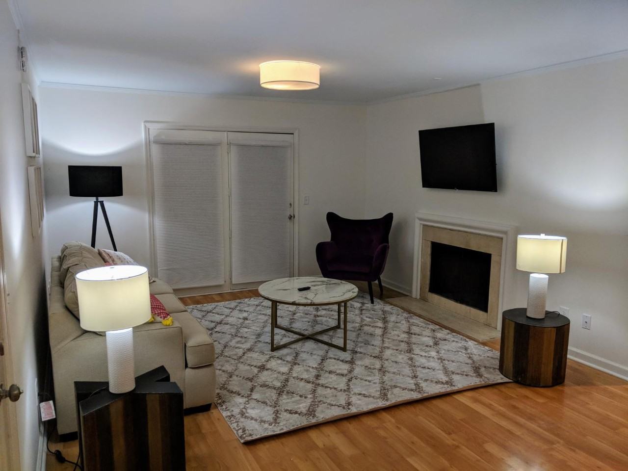 The Headliner - Photo 7 of 10