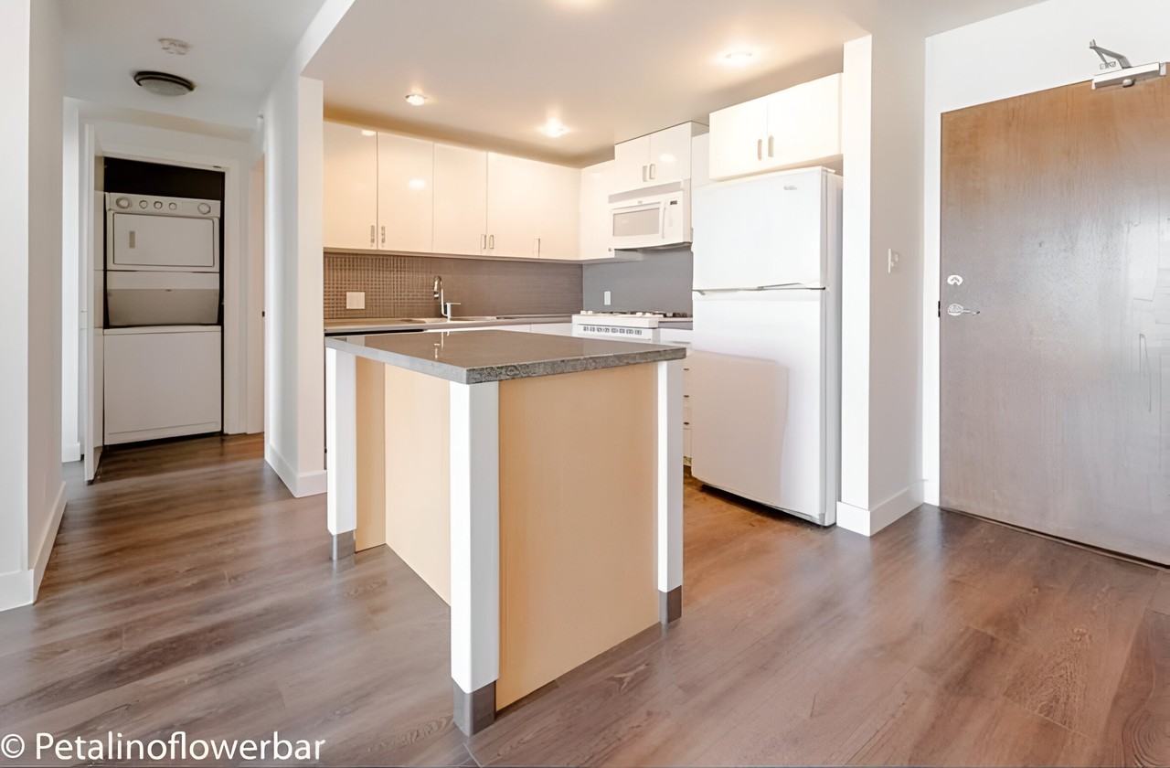 155 West 1st Street #1009 - Photo 5 of 19