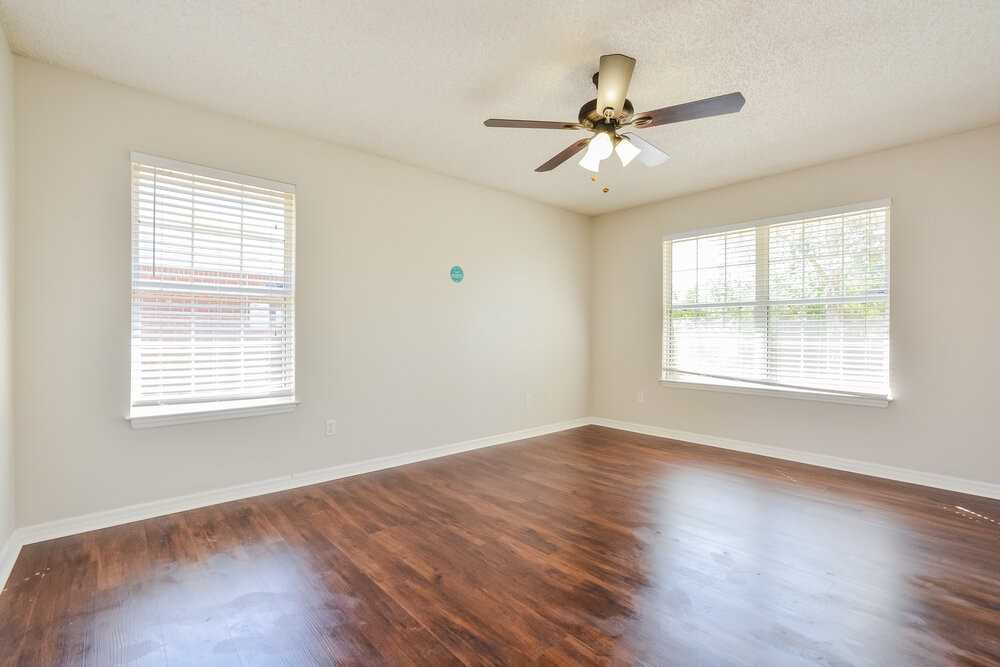 2119 Dumas Dr - Photo 7 of 16