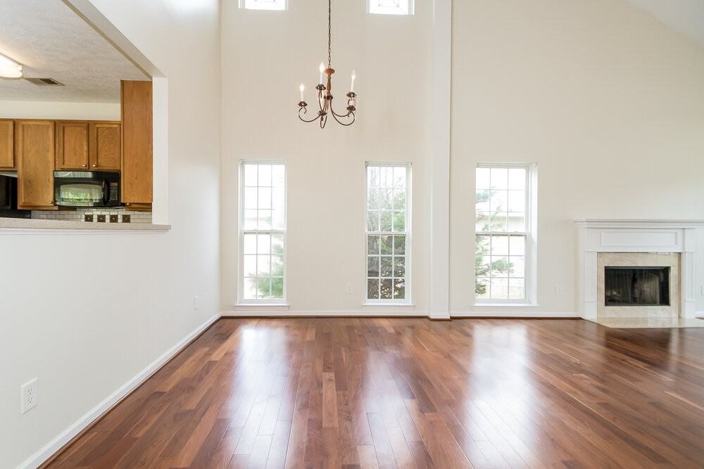 413 Creekside Ln - Photo 4 of 17