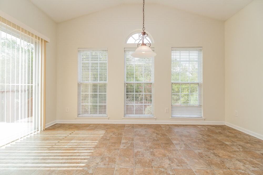 413 Creekside Ln - Photo 5 of 17