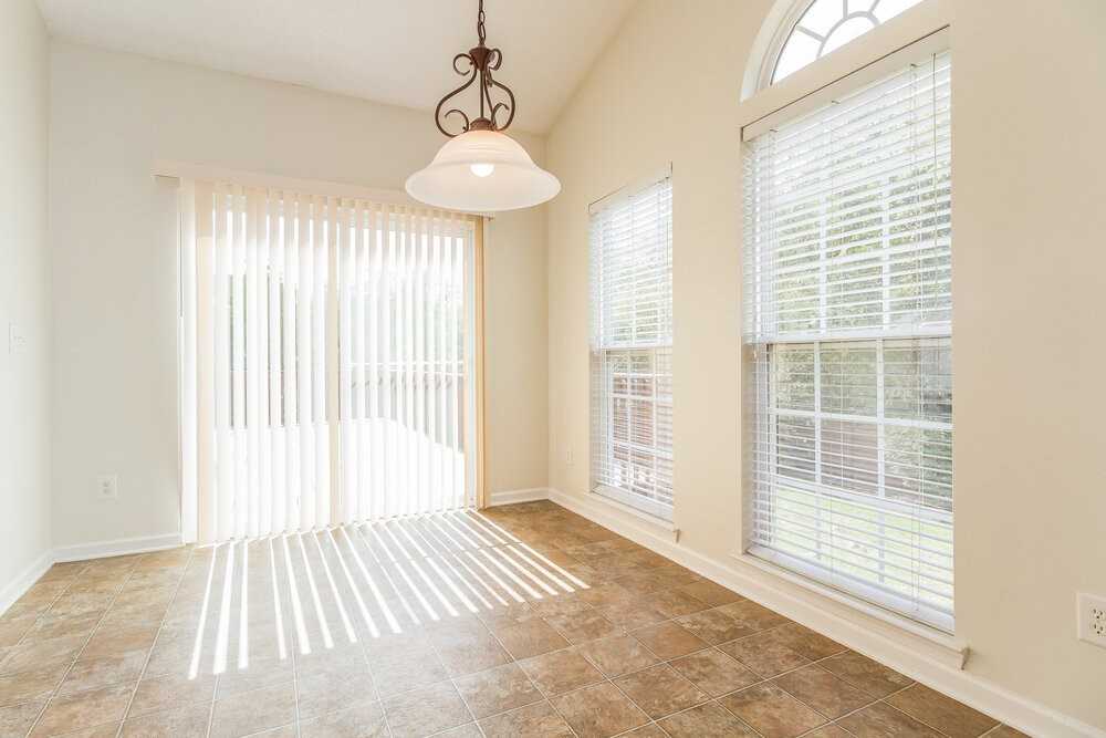 413 Creekside Ln - Photo 6 of 17