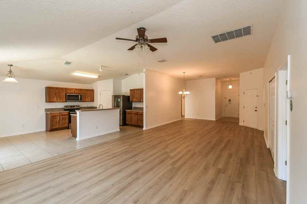 2533 Spring Pond Ln - Photo 4 of 16