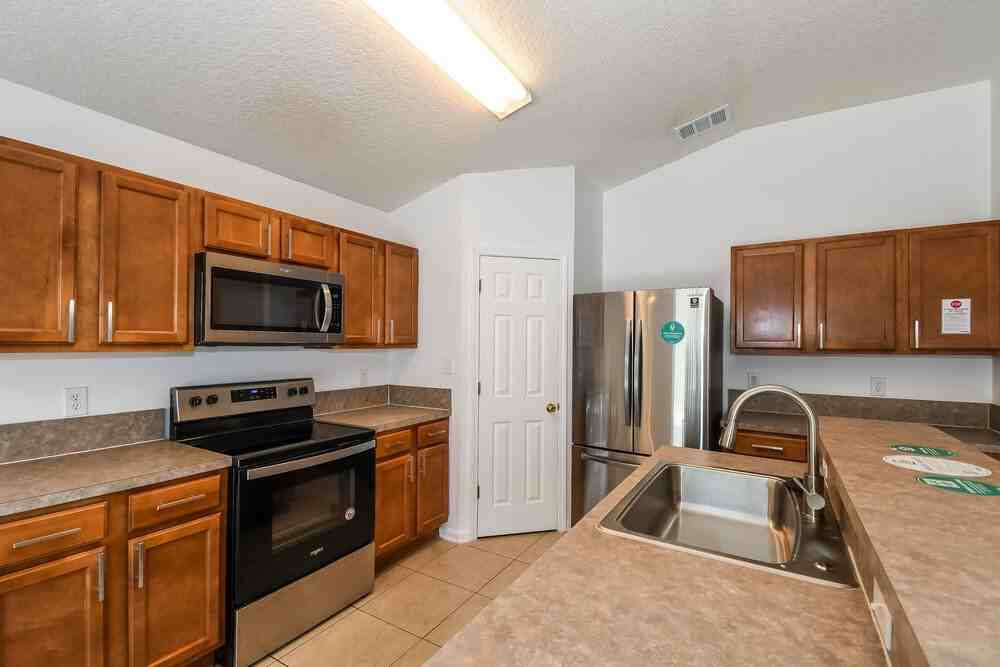 2533 Spring Pond Ln - Photo 7 of 16