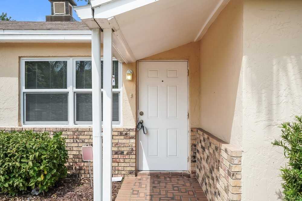 1887 Sunset Pl - Photo 4 of 25