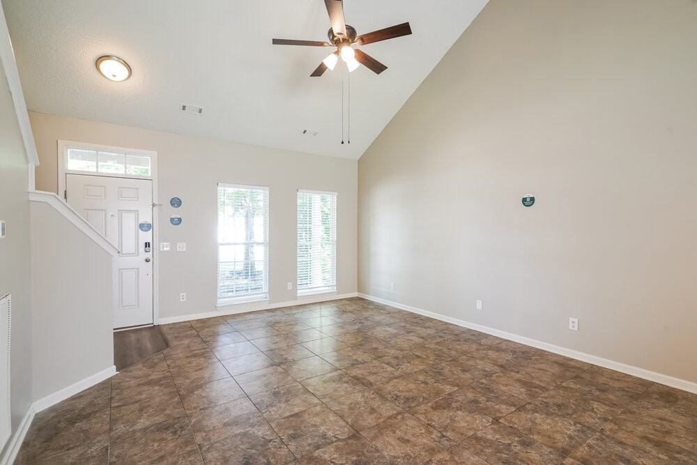 5049 Cobblestone Creek Dr - Photo 5 of 17