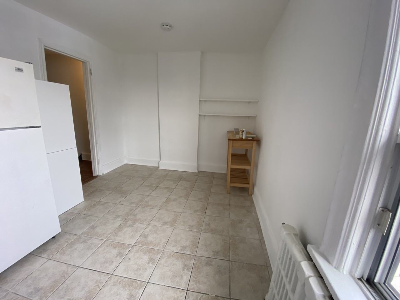 1033 Dufferin Street - Photo 6 of 9