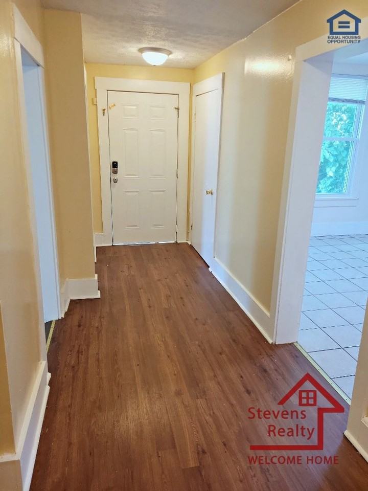 515 Ben Hur Ave #B - Photo 6 of 14