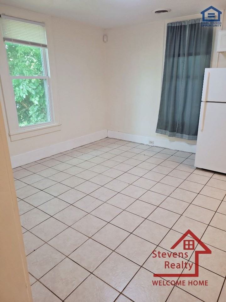 515 Ben Hur Ave #B - Photo 7 of 14