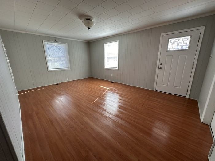 402 Parker Ave - Photo 2 of 10