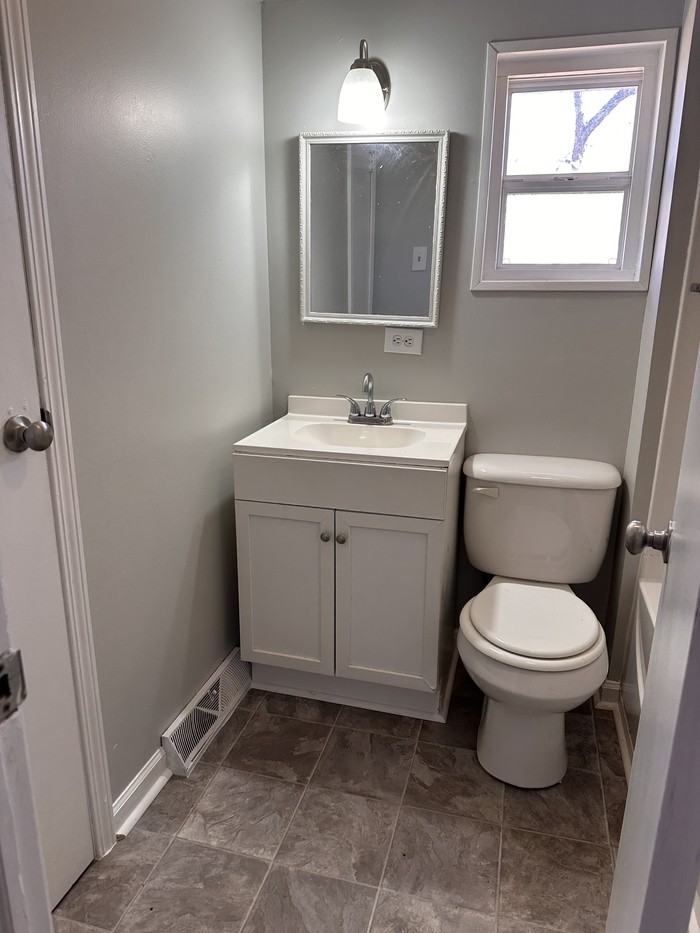 402 Parker Ave - Photo 7 of 10