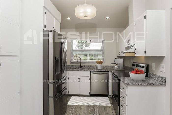 1343 Pinetta Cir - Photo 2 of 16