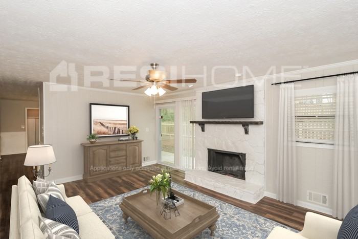 1621 Pineford Ct - Photo 4 of 20