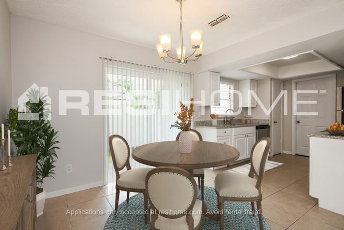 5209 Pope Rd - Photo 4 of 15