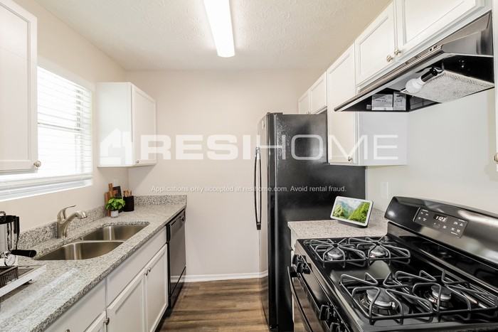 1620 Sugar Downs Ct Se - Photo 3 of 19