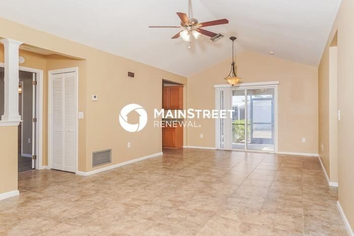 7436 Sunnybrook Blvd - Photo 2 of 17