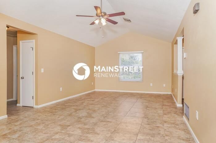 7436 Sunnybrook Blvd - Photo 3 of 17