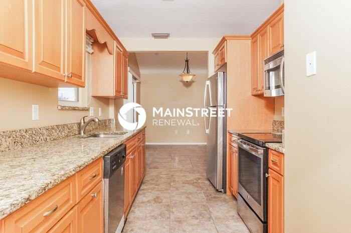 7436 Sunnybrook Blvd - Photo 4 of 17