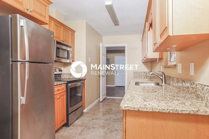 7436 Sunnybrook Blvd - Photo 5 of 17