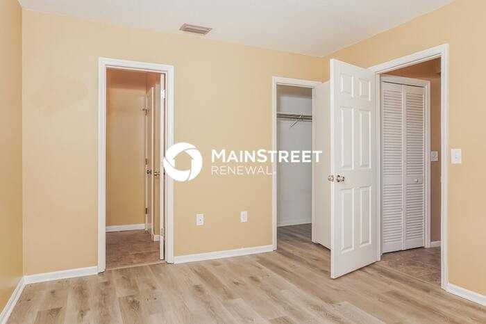 7436 Sunnybrook Blvd - Photo 7 of 17