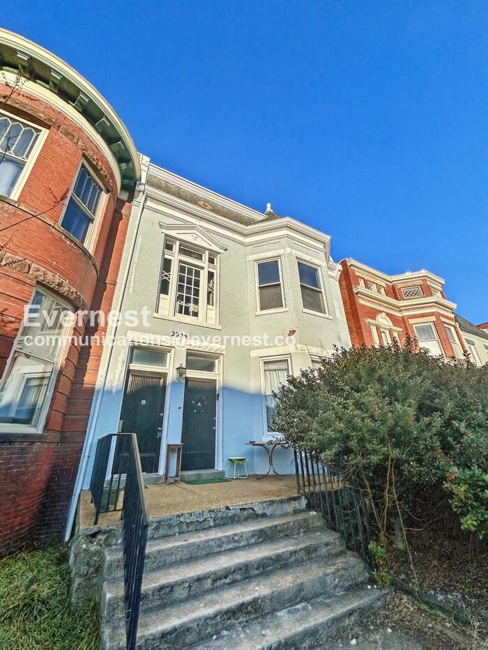 2034 W Grace St #B - Photo 2 of 28