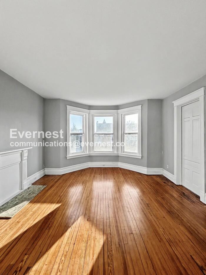 2034 W Grace St #B - Photo 4 of 28