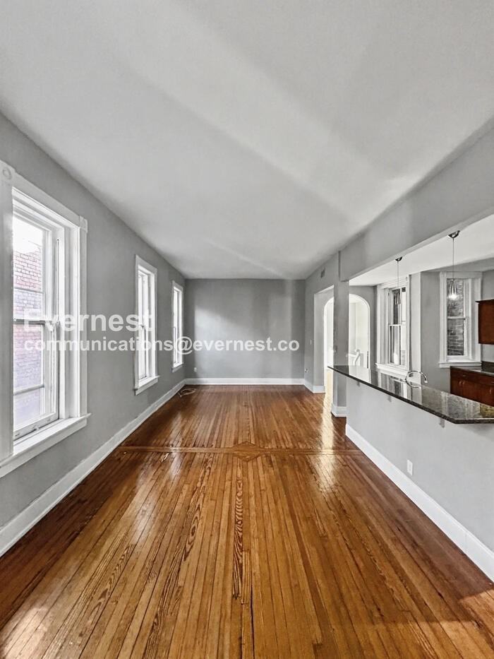 2034 W Grace St #B - Photo 6 of 28