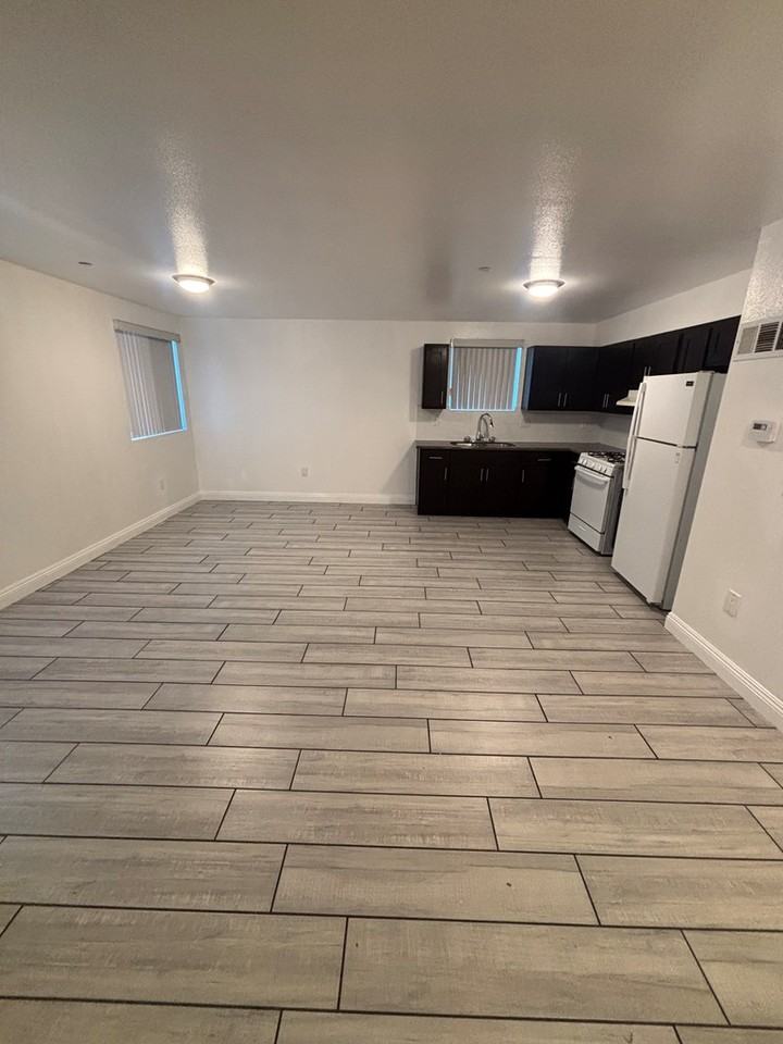 4310 Morgan Avenue - Photo 4 of 17