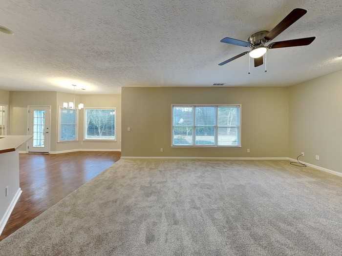 1003 Smithwyck Dr - Photo 2 of 21