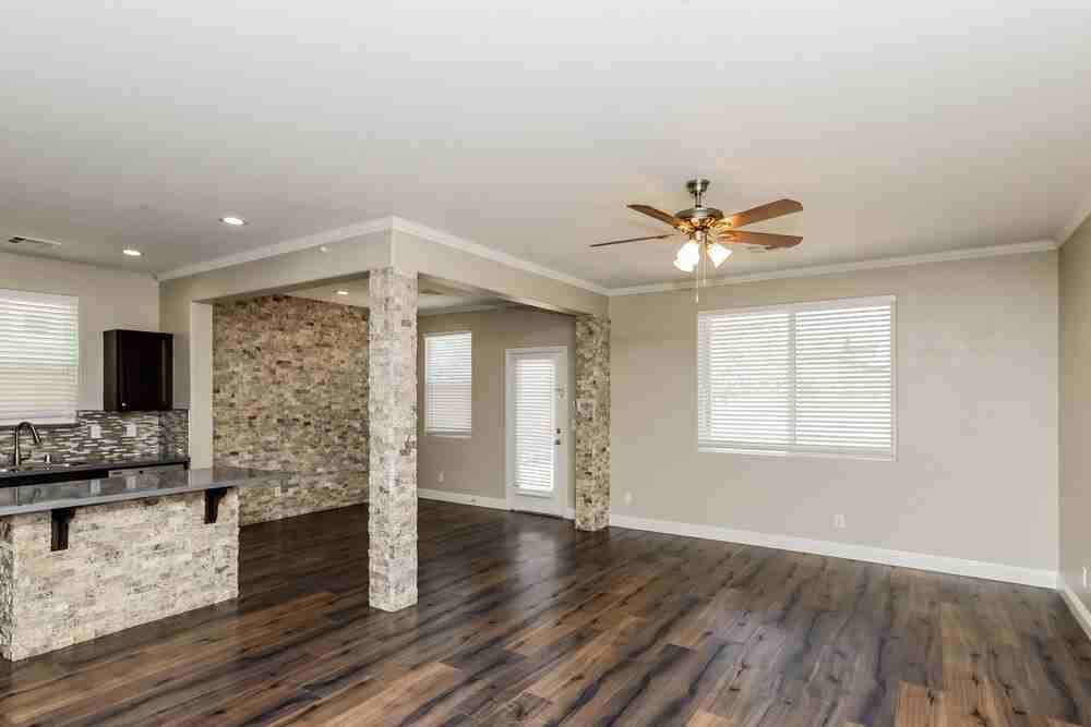 7458 Earnshaw Ave - Photo 5 of 17