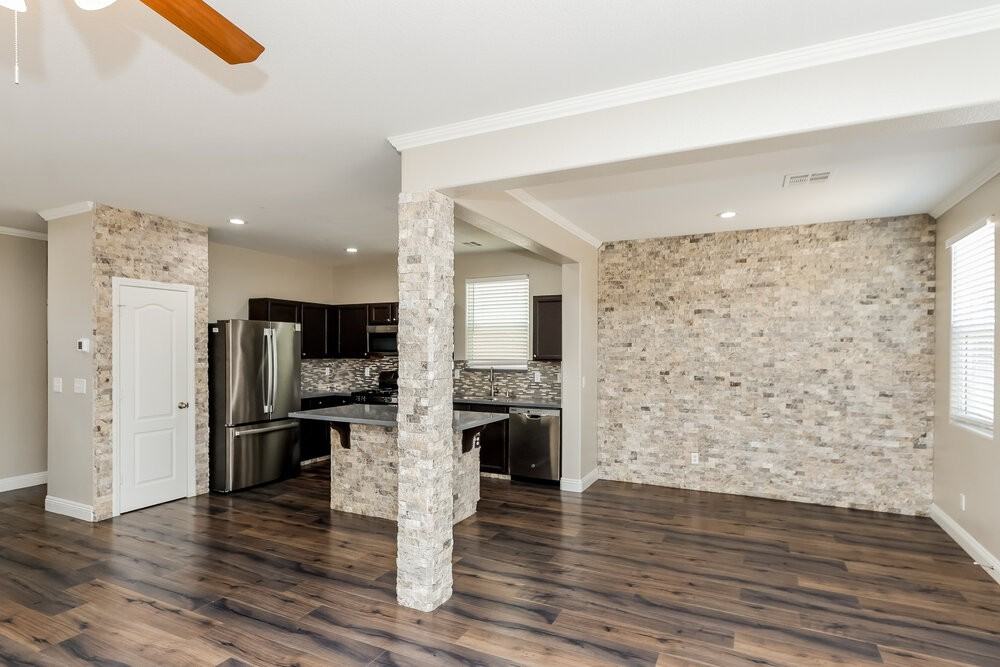 7458 Earnshaw Ave - Photo 7 of 17