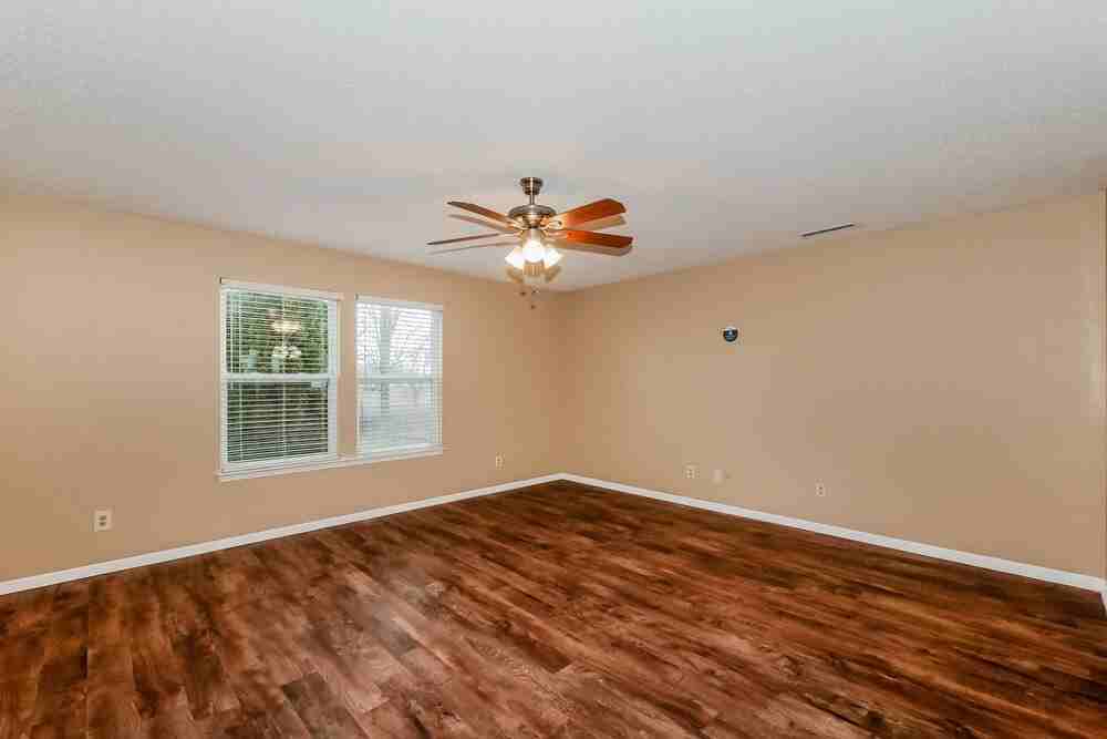 6639 W Philadelphia Dr - Photo 5 of 17