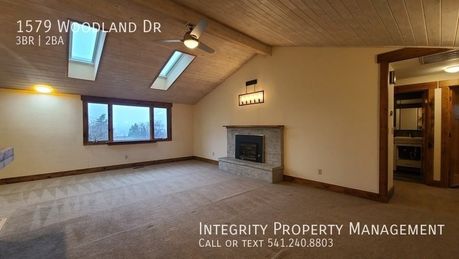 1579 Woodland Dr - Photo 3 of 24