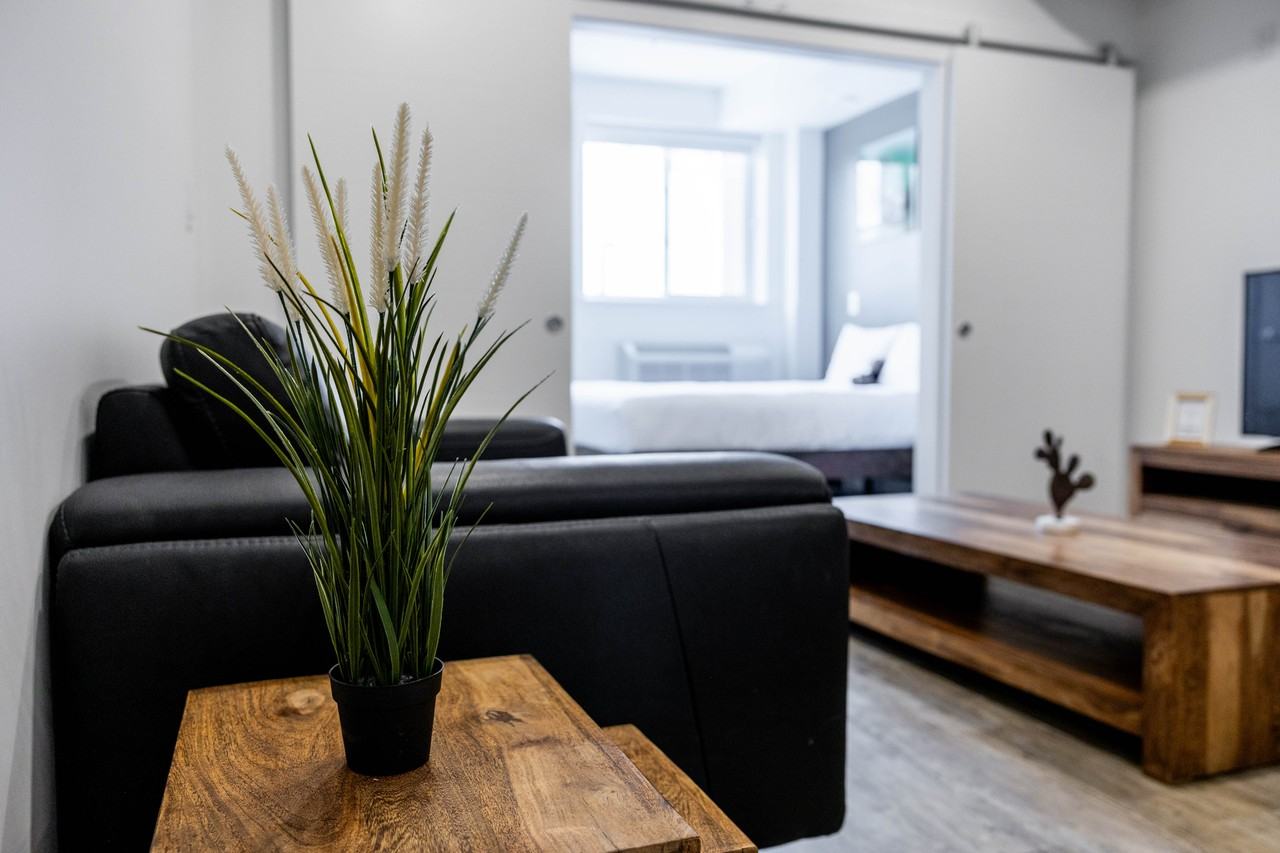 Metro - Photo 2 of 20