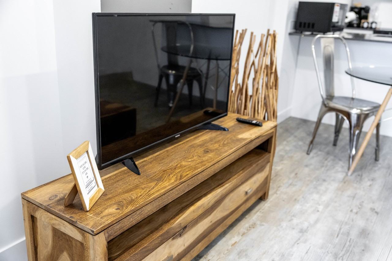 Metro - Photo 3 of 20