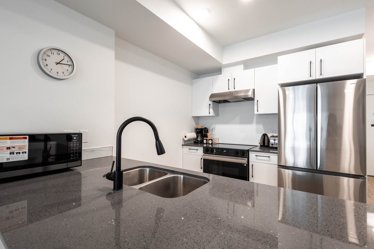 Metro - Photo 4 of 20