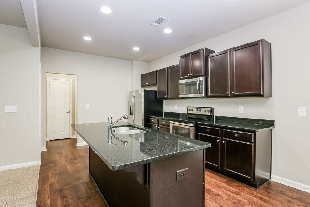 233 Fern Walk - Photo 7 of 17