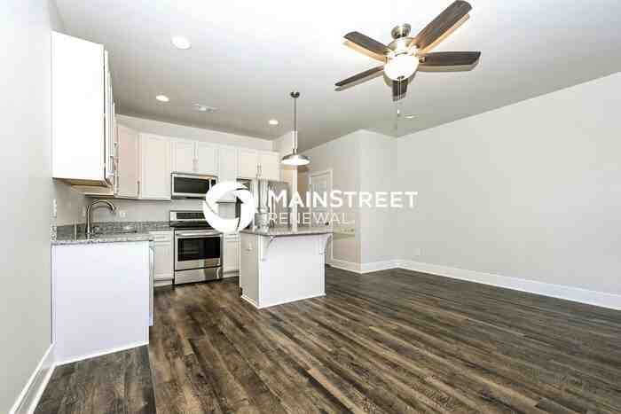 104 Hartsville Ct - Photo 4 of 17