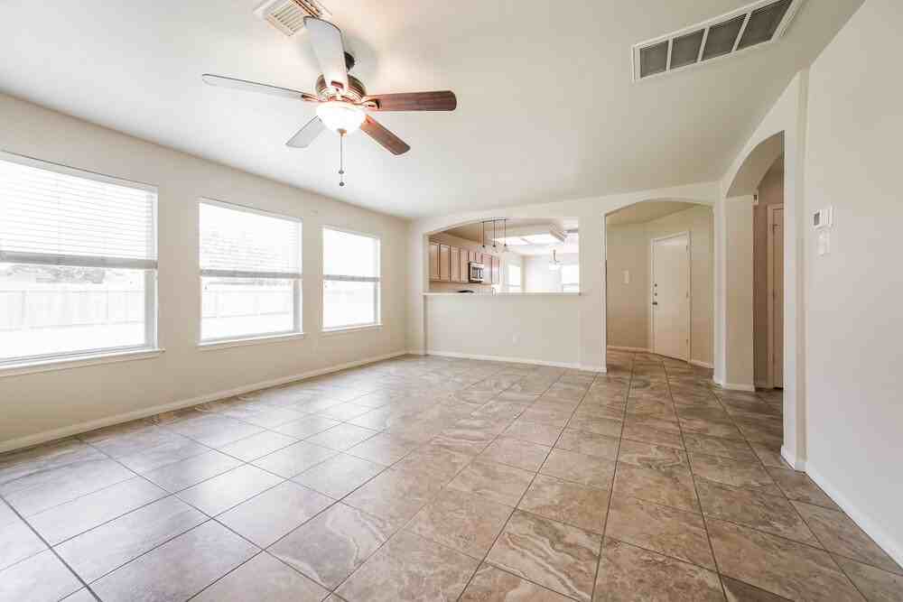 16310 Ancient Forest Dr - Photo 5 of 17