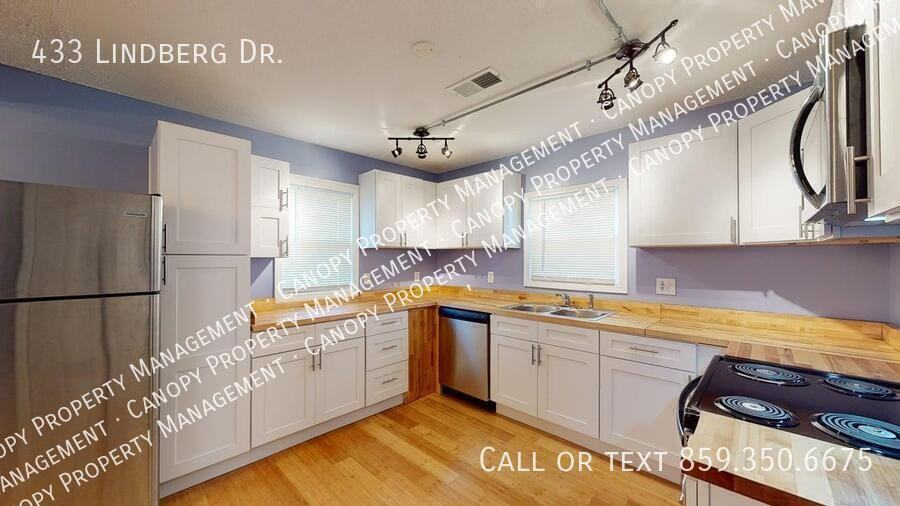 433 Lindberg Dr - Photo 2 of 9