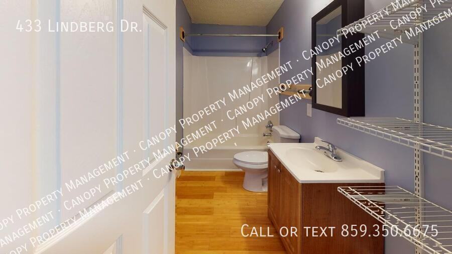 433 Lindberg Dr - Photo 4 of 9