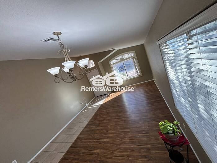 4816 W Harwell Rd - Photo 4 of 42