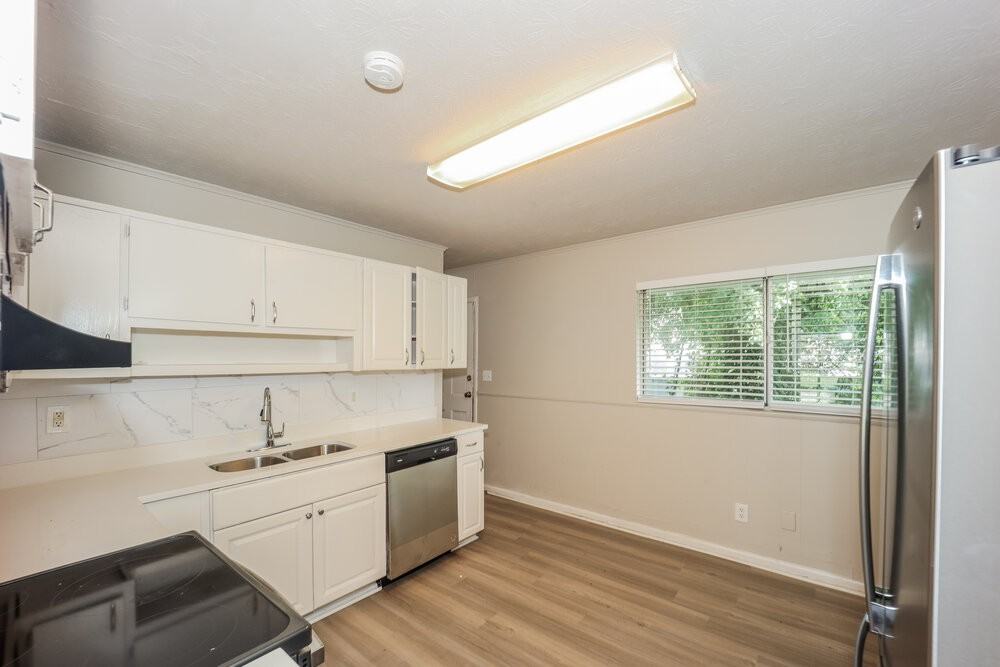 8268 Dunellen Ln - Photo 5 of 16