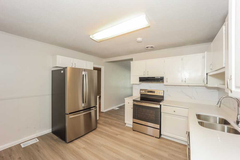 8268 Dunellen Ln - Photo 6 of 16