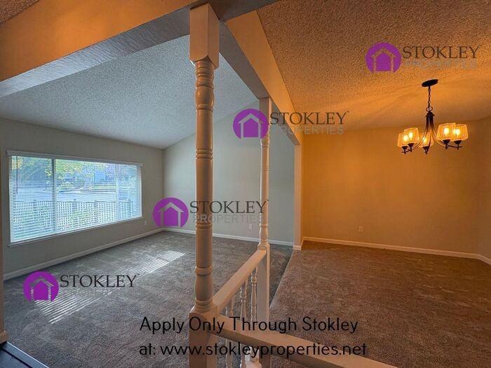 18 Bonnie Pl - Photo 3 of 49