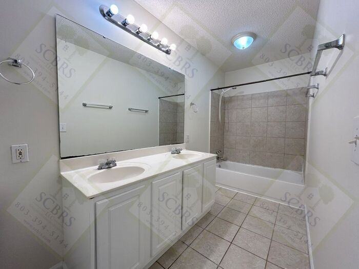 4236 Leeds St - Photo 7 of 11