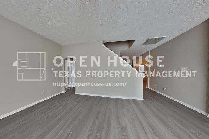 2610 Hilldale Park Ln - Photo 4 of 24